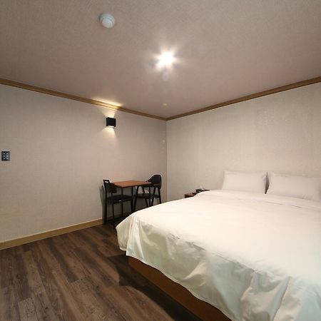 Art Hotel Gumi Esterno foto